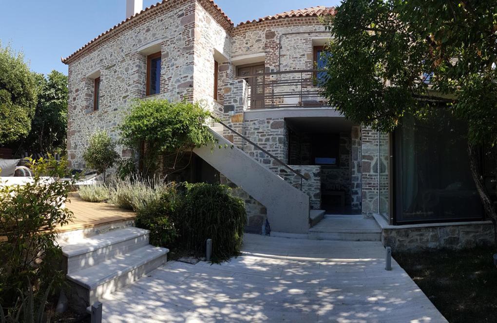 Feel Like Home In Lesvos Mytilene Exterior photo